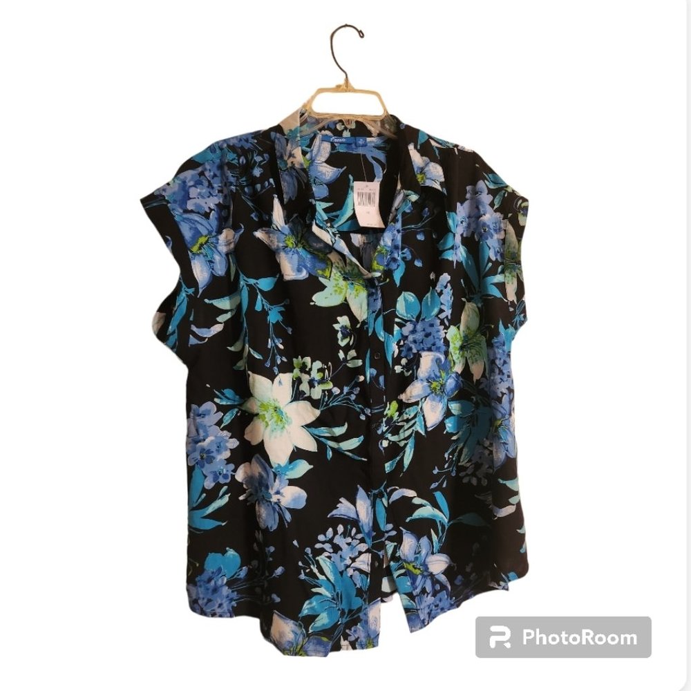 NWT 1X Print Women's Blouse